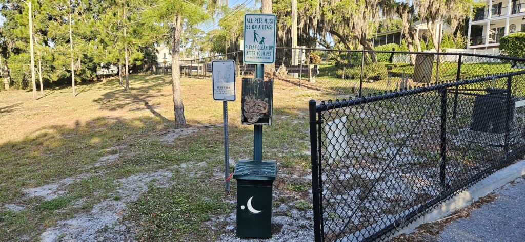 Richard Ervin Park dog waste station