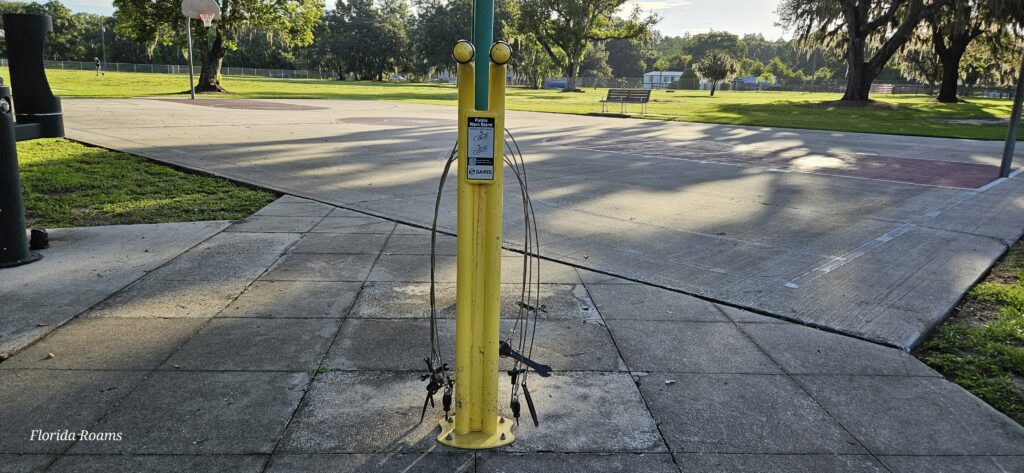 public work stand